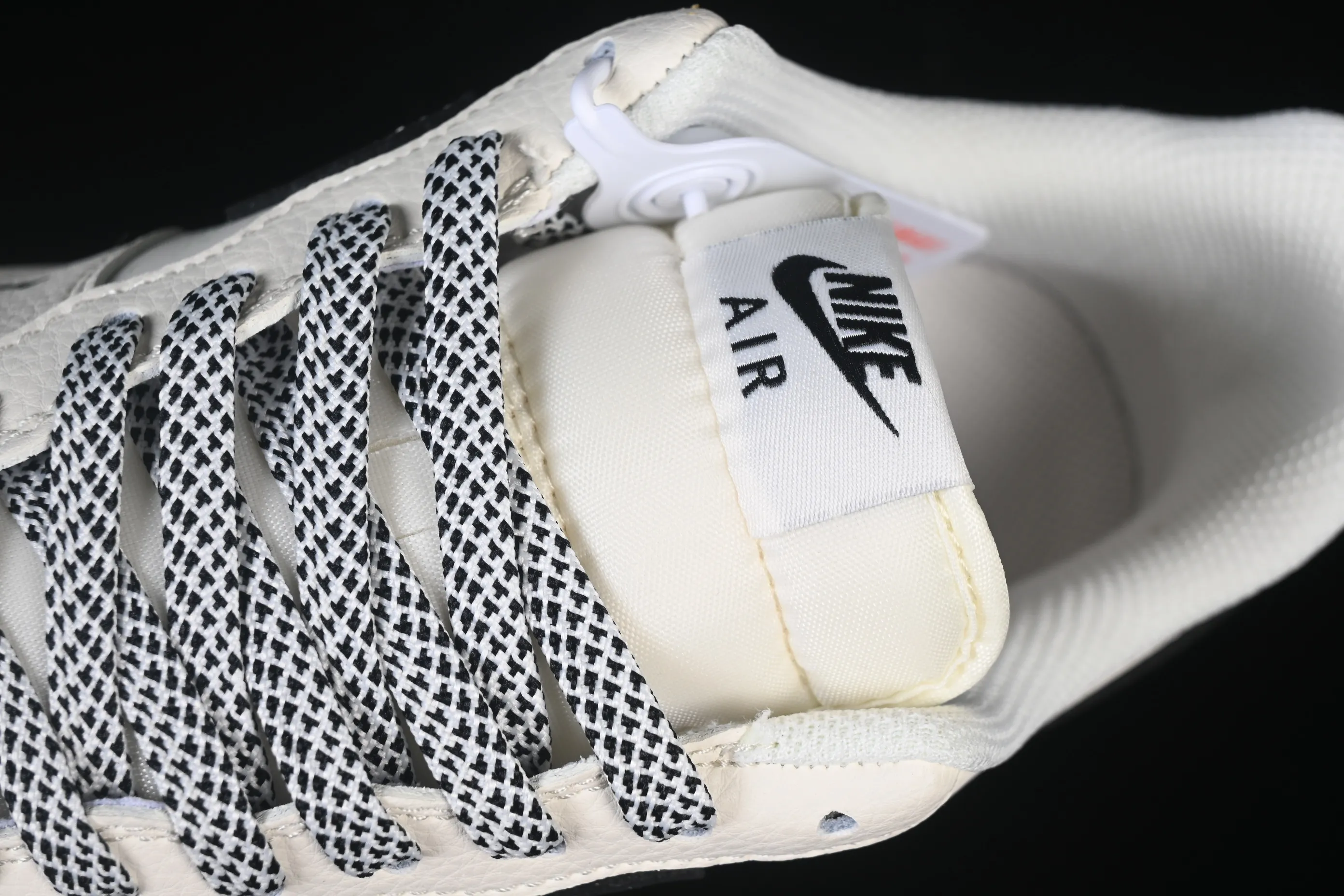 All categories Nk Air Force 1 Air Force series Nk Air Force 1 Low Air Force low-top Nike Air Force 1'07 Low LV joint beige printed hook Air Force 1 low-top casual sneakers MZ9588-809